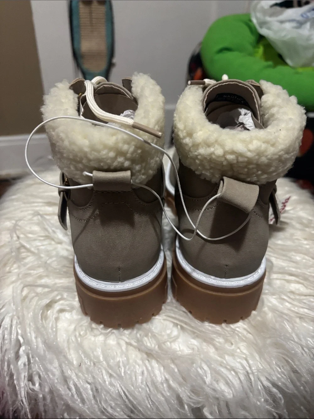 Nautica NWT Taupe Sherpa-Trim Lace-Up Boots